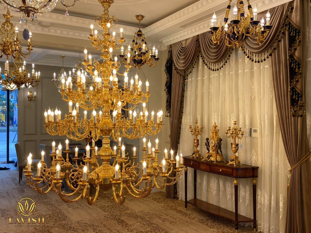 Showroom đèn trang trí cao cấp Lavish Lighting